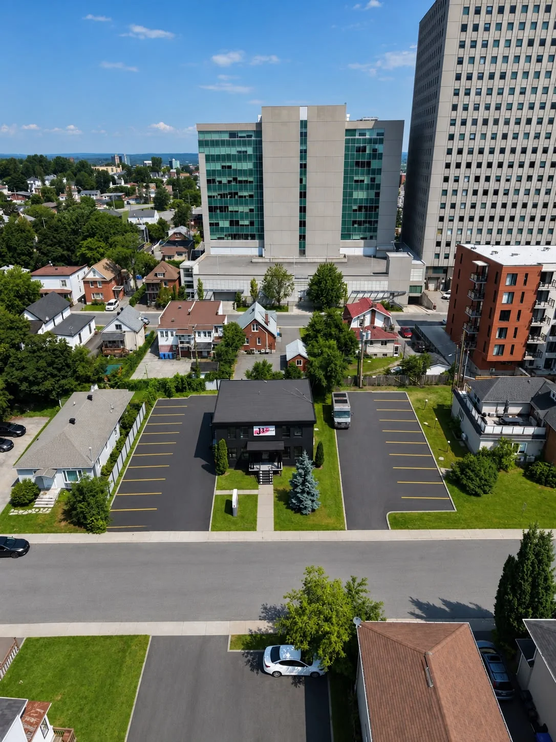 Aerial view of the neighbourhood: the J3 beauté institute and its two parking lots