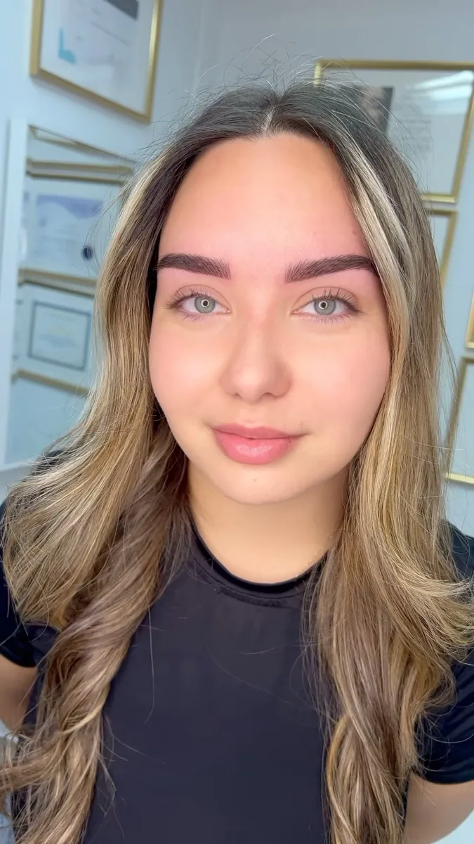 Natural nano brows